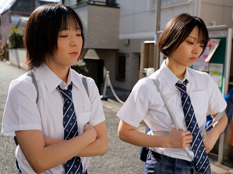 男子校の親友は実は女子!? ニューハーフつるぺたボーイッシュレズビアン 近藤ムム/もなみ鈴 1